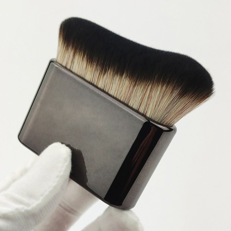 Multifunctional Soft Foundation Brush - Image 6