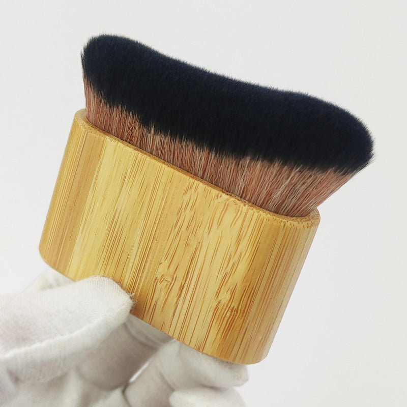 Multifunctional Soft Foundation Brush - Image 7