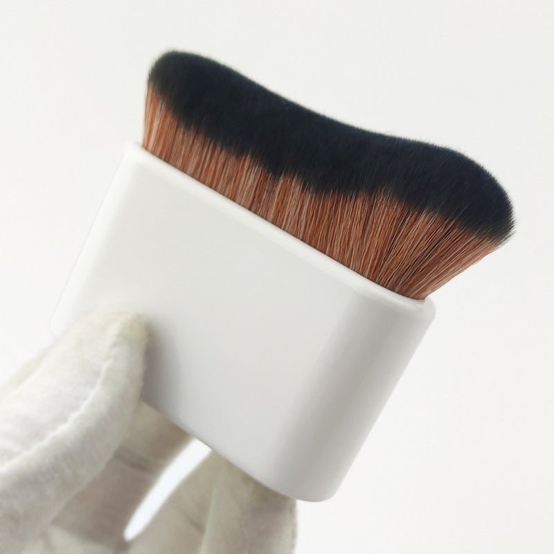 Multifunctional Soft Foundation Brush - Image 9