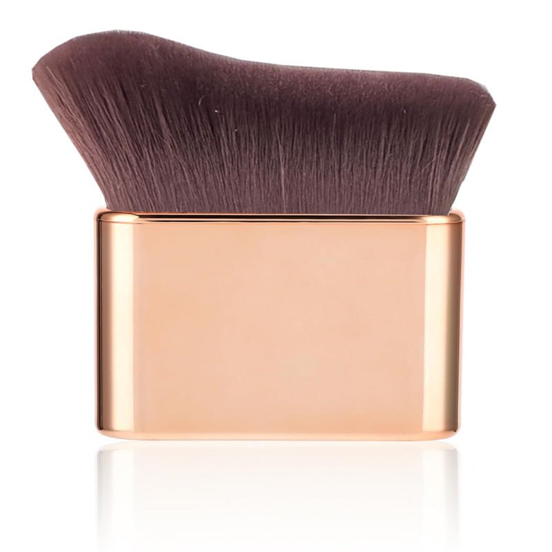 Multifunctional Soft Foundation Brush - Image 10