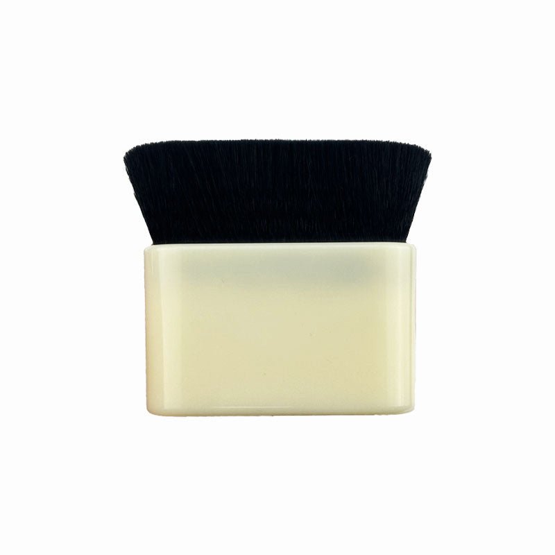 Multifunctional Soft Foundation Brush - Image 15